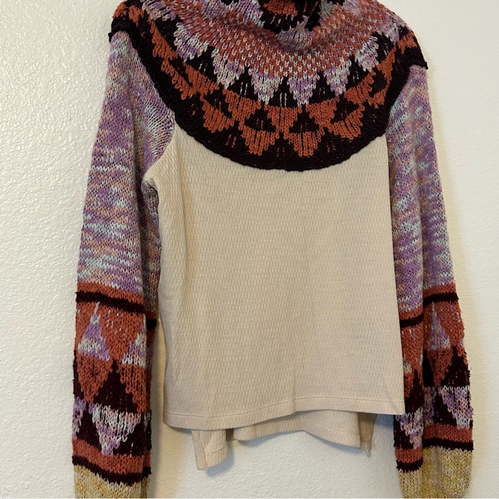 NEW FREE PEOPLE Swit The Small Stuff Pullover in Femme
Combo Knit Small - Picture 3 of 6